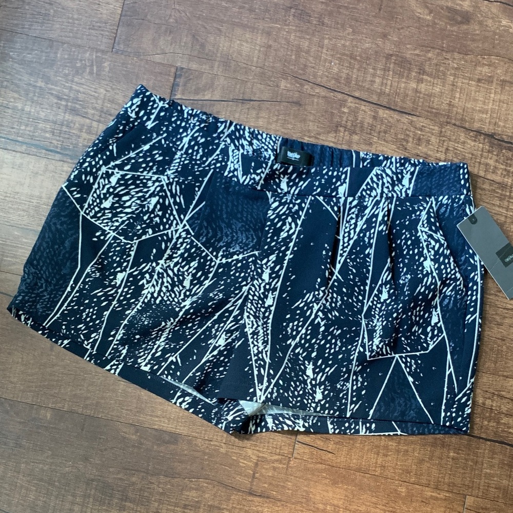 Mossimo navy pull on shorts - Picture 3 of 4